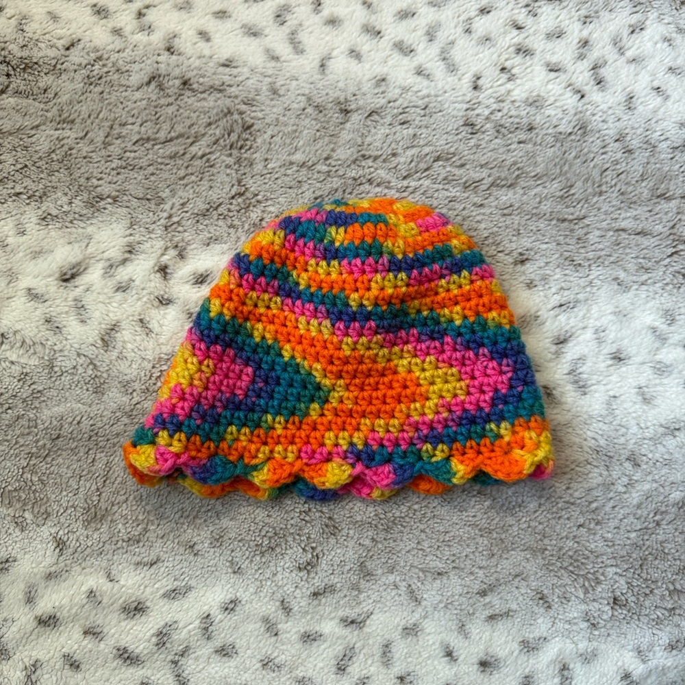 NWT! Whimsical rainbow beanie hat OS scalloped colorful knit girlhoodcore winter - Picture 7 of 8